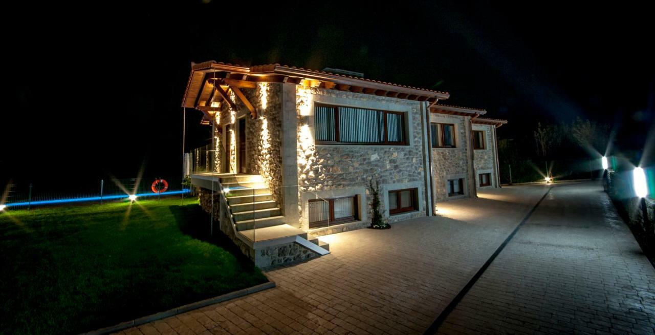 Bufones De Pria Apartamentos Rurales Garaña Kültér fotó